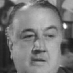Robert Adair - 透明人演員 飾演Detective Thompson (uncredited)