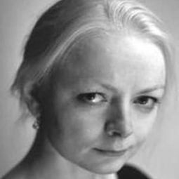 Aïna Walle - 家庭生活演員 飾演Lili