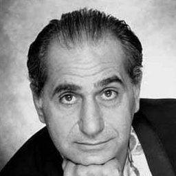 Pino Ammendola 飾演 Alfredo Amoroso