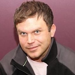 Danny Rhodes - 毛小孩選邊站演員 飾演Bartholomew