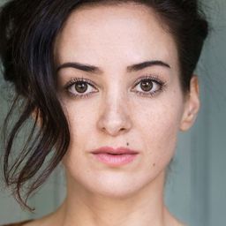 Sevda Polat - 毒謀演員 飾演Ruth