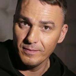 Kirill Andreev 飾演 Матвиенковский бандит