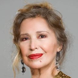 瑪莉亞·羅霍 飾演 Reyna