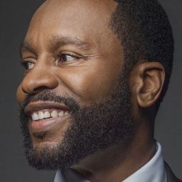 肯德里克·克羅斯 飾演 Jacob Abba