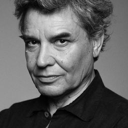 亞歷山卓·戈伊克 飾演 Jorge Bellet