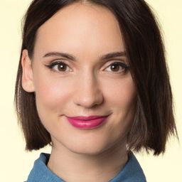 娜塔莉·奧契海科思 飾演 Nadine