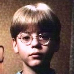 Vidal Peterson 飾演 Will Halloway