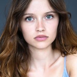 瑪麗蓮·利馬 飾演 Tania