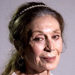 Yıldız Kenter 飾演 Self  (Archive Footage)