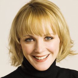 Camilla Power 飾演 Powers Assistant