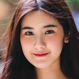 Sutthipha Kongnawdee 飾演 Piangfah