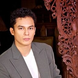 Rocky Salumbides - Kalayaan演員 飾演Victor