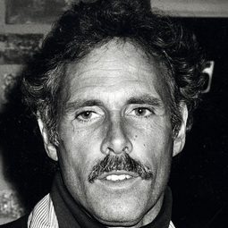 布魯士甸 - The Millionaires' Unit演員 飾演Narrator (voice)