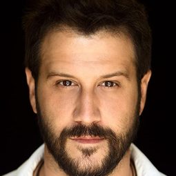 史提芬卡皮契 飾演 Colossus (voice)