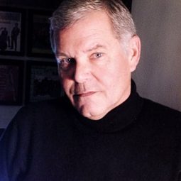 Georges Caudron 飾演 Juge 1 (voice)