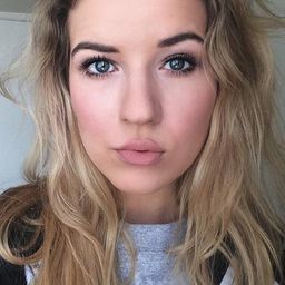 Meghan Rienks 飾演 Piper Morley