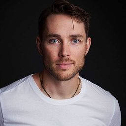 Eric Gustafsson - 值得的等待演員 飾演Security Guard