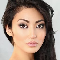 Chasty Ballesteros 飾演 Luna