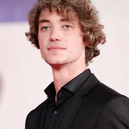 盧卡·維戈尼 飾演 Angelo Izzo