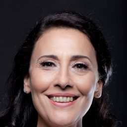 茱莉亞卡莎 飾演 Jamilé