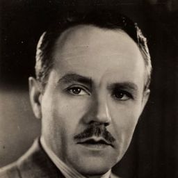 Charles Ruggles 飾演 Bunny West