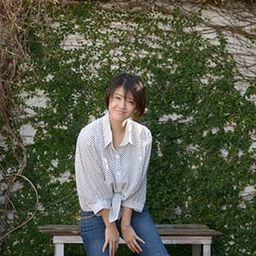 Mami Higashiyama 飾演 Miku Imamura / Mega Pink