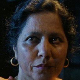 Charu Bala Chokshi 飾演 Cashier