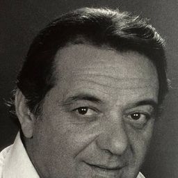 Julio De Grazia 飾演 Jay Palamo