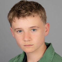 Henry Meredith 飾演 Fleance