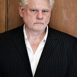 Heinrich Rolfing 飾演 