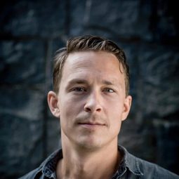 Oscar Töringe 飾演 Tobbe