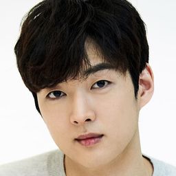 姜英錫 飾演 Geum-bok