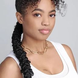 摩根·杜德利 飾演 Robin