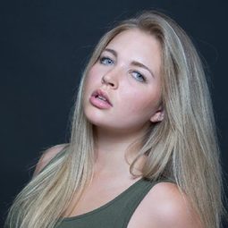 London Freeman - 美夢成真演員 飾演Kid by the Dock (uncredited)