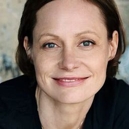 Katharina M. Schubert - 郎心如狗演員 飾演Susanne