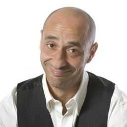 Alessandro Di Carlo 飾演 Elpidio