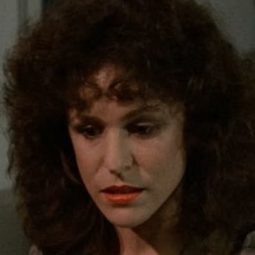 Susan Doukas 飾演 Ward Nurse