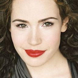 Jillian Easton 飾演 Barbie