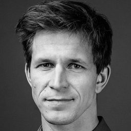 Igor Orozovič 飾演 Sister's Husband