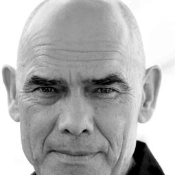 Peter Guinness - 無頭谷演員 飾演Lord Crane