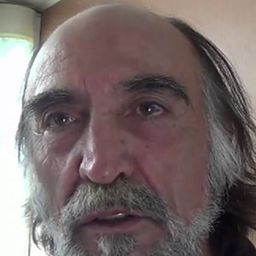 Sergio Acosta 飾演 