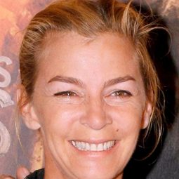 Alexandra Gonin 飾演 