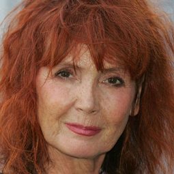 莎比娜亞塞瑪 飾演 Marie-Laure Forestier