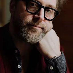 Uli Hanisch - What is an Ocean… Reconnecting the Cast and Crew of Cloud Atlas演員 飾演Self - Interviewee