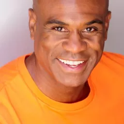 Leroy Edwards III 飾演 Athletic Director