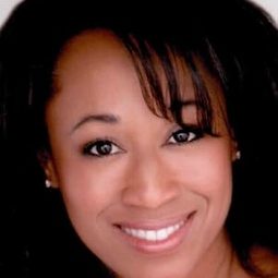 Brenda Crichlow 飾演 Judge Linda