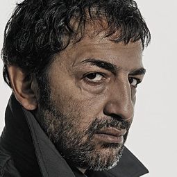 穆薩·馬斯克里 - 愛上老闆的女兒演員 飾演Azoug