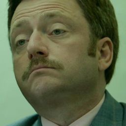 Olivier Leborgne 飾演 Robert Gayland