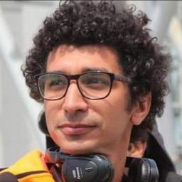 卡林姆·艾爾西納維 - Asmaa導演