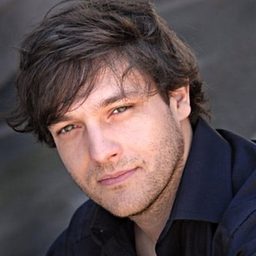 Kris Kjornes 飾演 Ronnie Taylor